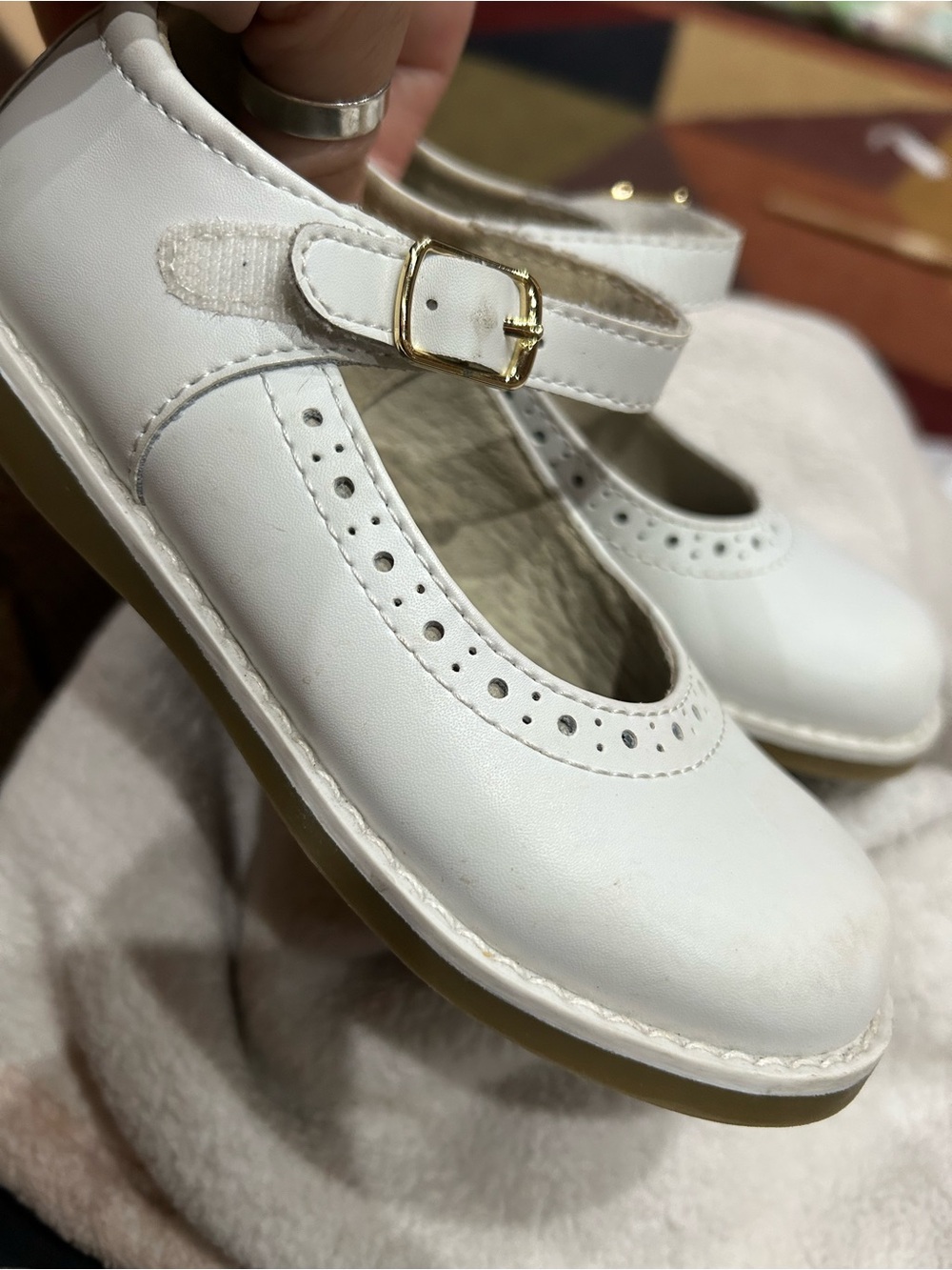FootMates White Girls' Mary Jane Dress Shoes with Gold Buckle
